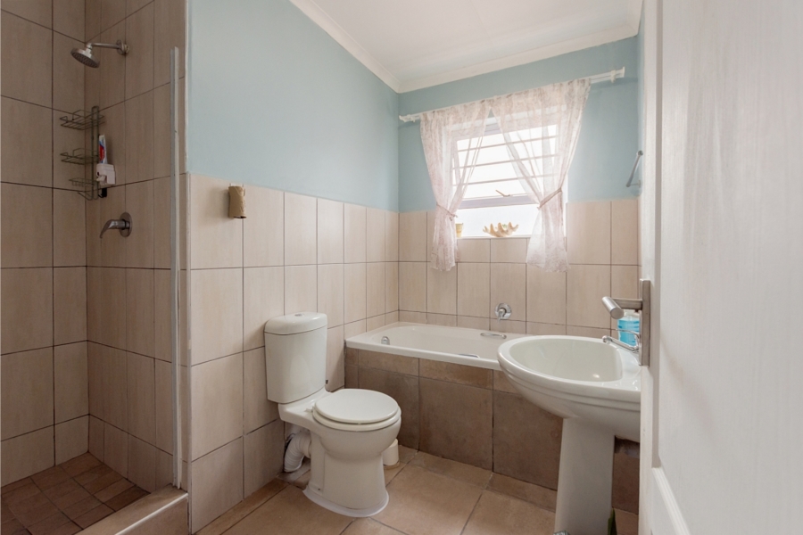 3 Bedroom Property for Sale in Harbour Lights Western Cape